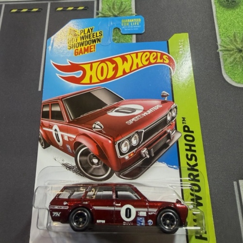Hot Wheels 2014 Super Treasure Hunt 1971 Datsun Bluebird 510 Wagon Smooth
